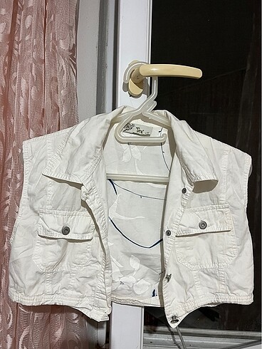 L/ Beyaz crop kot ceket