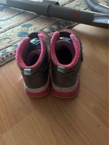 33 Beden Skechers bot