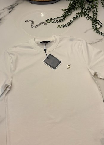 Louis Vuitton Beyaz Basic Erkek Tişört