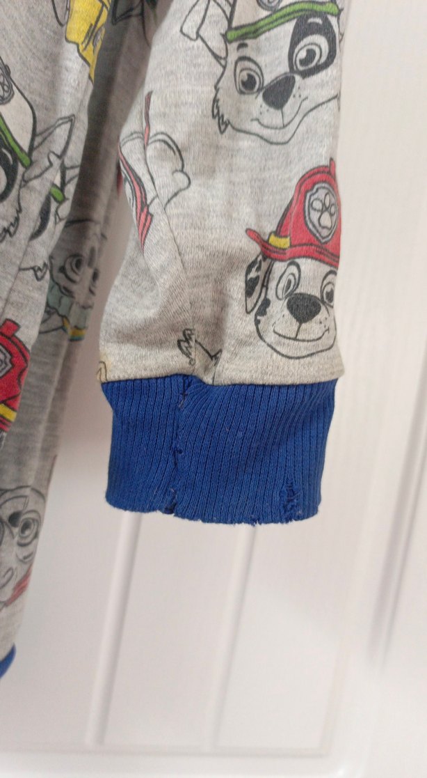 5 6  yaş Gri Çocuk Pijama Takımı kollarında az kuzur - Görsel 5