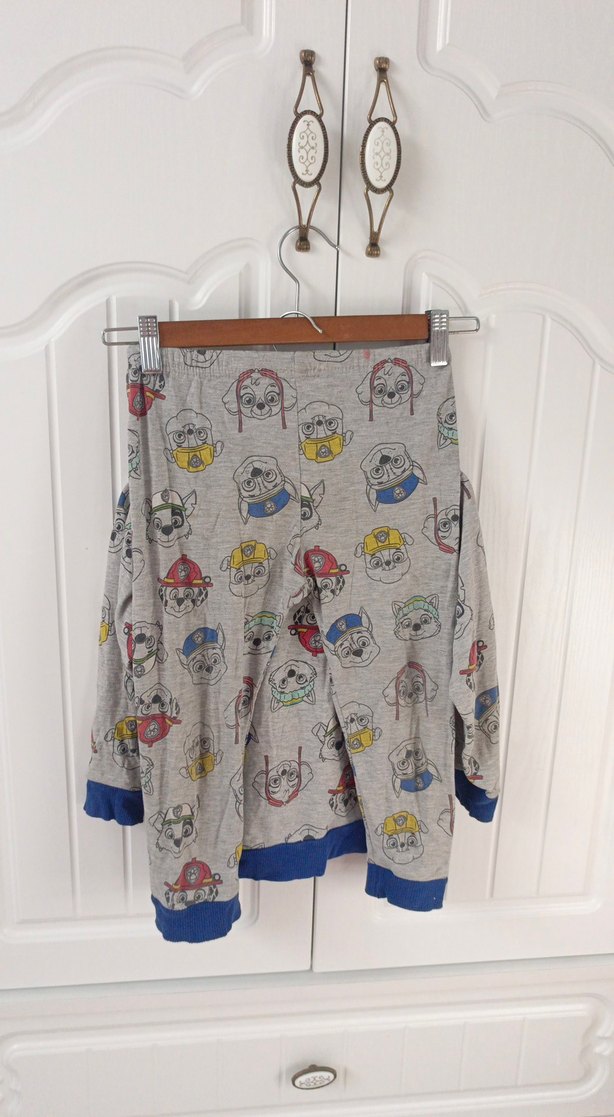 5 6  yaş Gri Çocuk Pijama Takımı kollarında az kuzur - Görsel 2