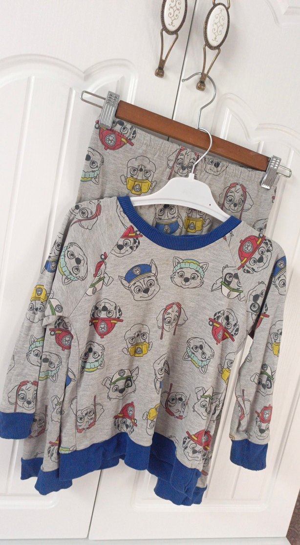 5 6  yaş Gri Çocuk Pijama Takımı kollarında az kuzur - Görsel 3