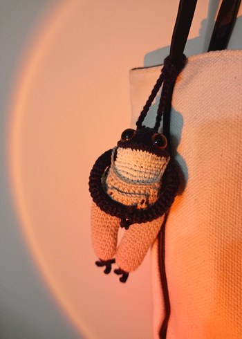 Renkli Örgü Kurbağa Çanta Charm Anahtarlık - Görsel 3