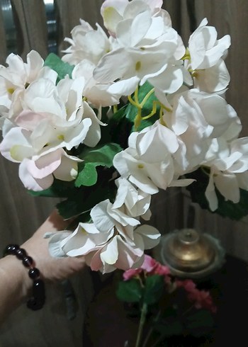 Beyaz ve Pembe Yapay Çiçek Demeti - Görsel 3