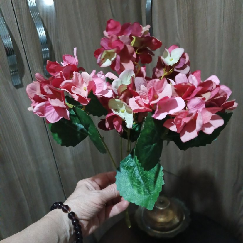 Beyaz ve Pembe Yapay Çiçek Demeti - Görsel 2