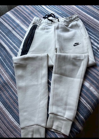 Nike Beyaz Eşofman Altı Siyah Bağcıklı - Görsel 2