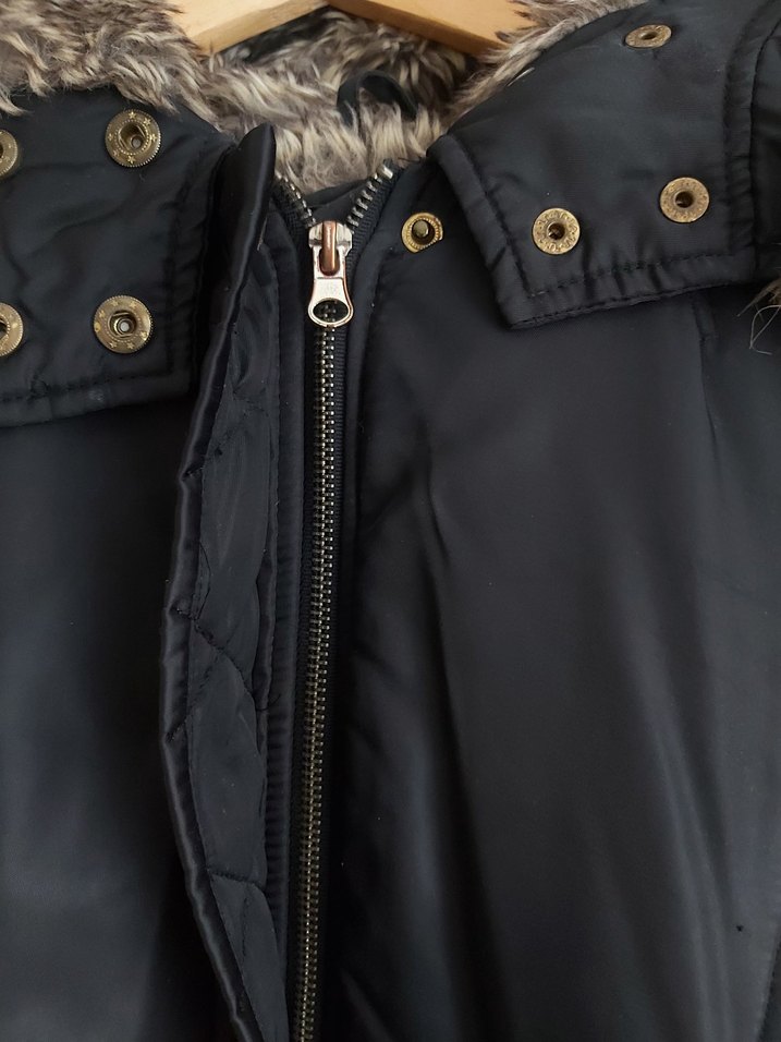 Siyah Kürklü Kadın Kışlık Mont - Görsel 5