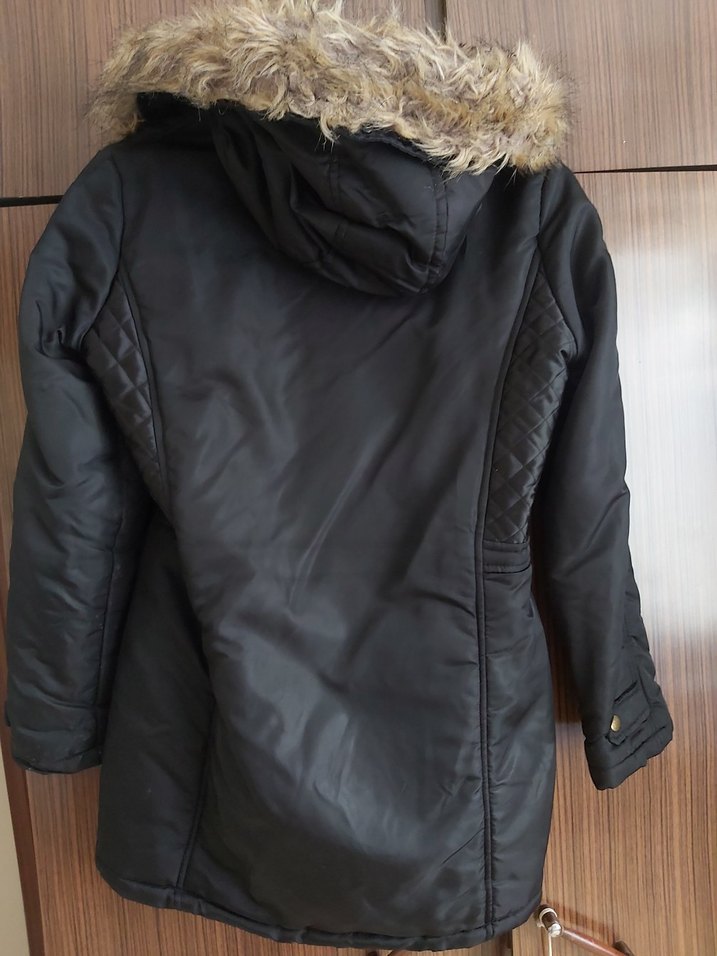 Siyah Kürklü Kadın Kışlık Mont - Görsel 2