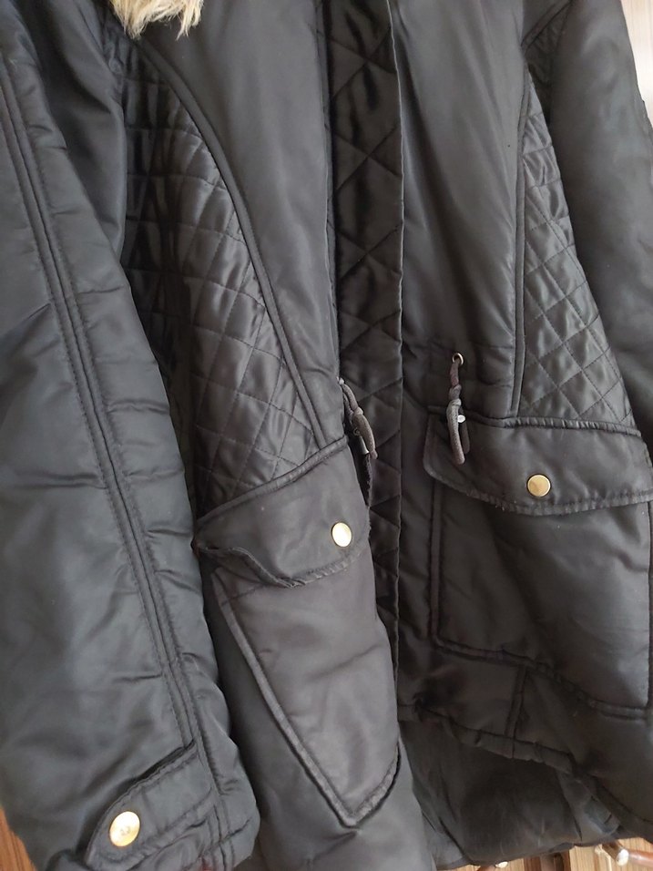 Siyah Kürklü Kadın Kışlık Mont - Görsel 4