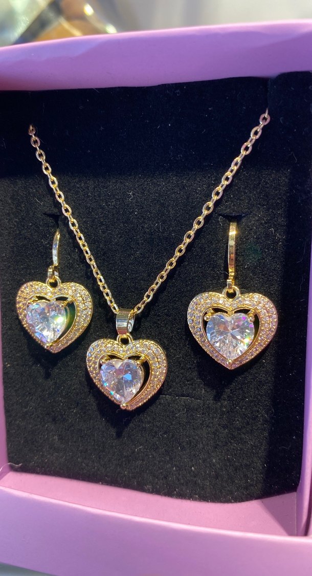 Altın Renkli Kalp Figürlü Takı Seti - Görsel 3