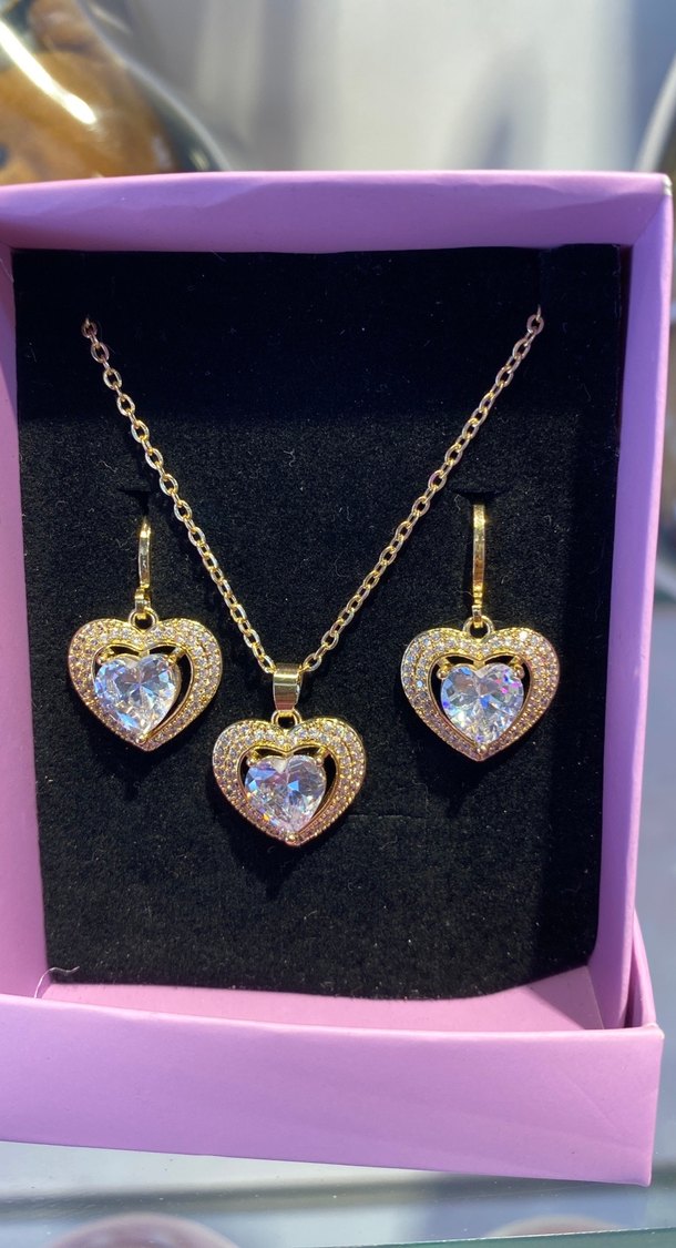 Altın Renkli Kalp Figürlü Takı Seti - Görsel 2