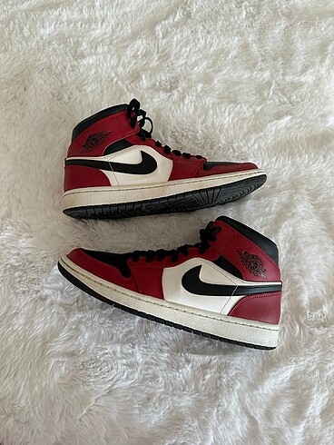 Nike Air Jordan 1 Mid - Görsel 2