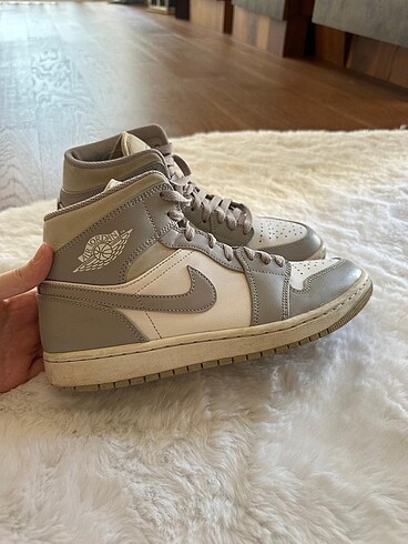 Nike Air Jordan 1 Mid - Görsel 2