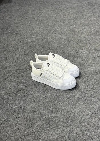 Adidas Beyaz Kadın Spor Ayakkabı