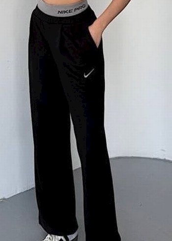 Nike Gri - Siyah Rahat Kesim Kadın Takım