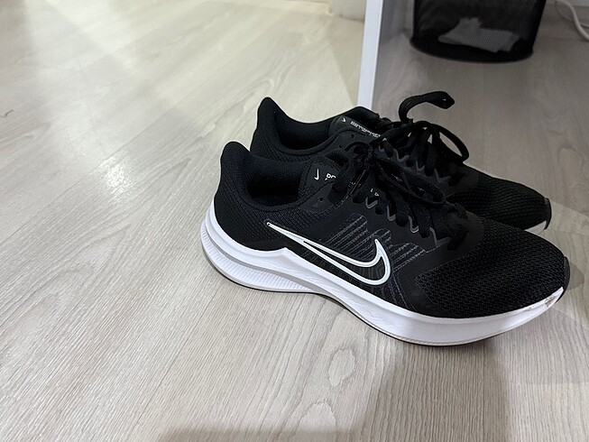 Nike spor ayakkabı