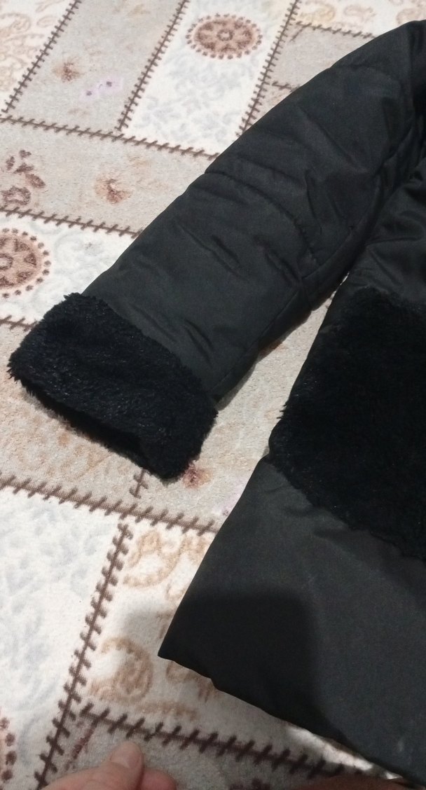 Siyah Kapüşonlu kız çocuk Kışlık Mont - Görsel 5