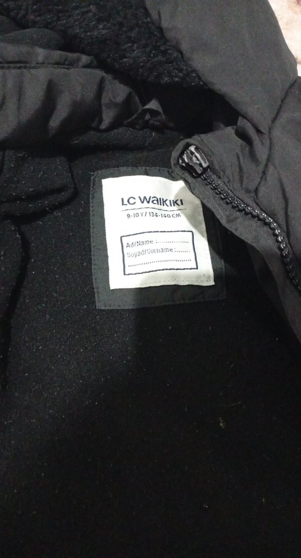 Siyah Kapüşonlu kız çocuk Kışlık Mont - Görsel 4