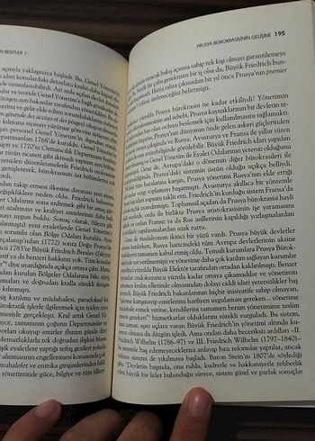 Avrupa Tarihinden Kesitler 2 cilt - Görsel 2