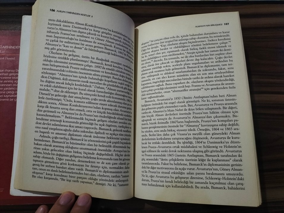 Avrupa Tarihinden Kesitler 2 cilt - Görsel 3