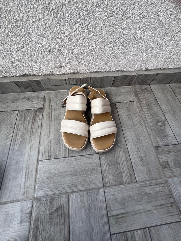 Beyaz Kadın Dolgu Topuklu Sandalet - Görsel 2