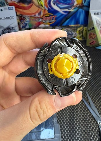  Beden Beyblade Vulcan Horuseus Takara MF