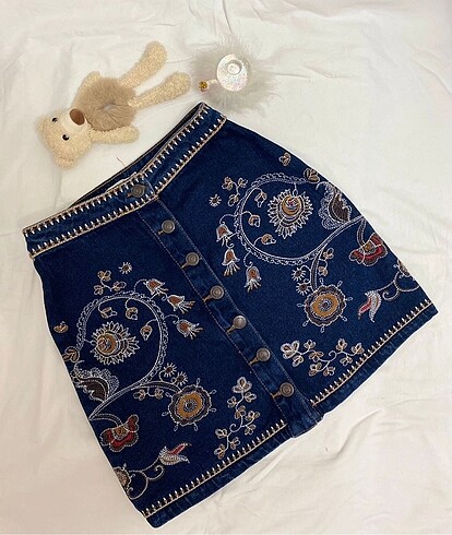 Stradivarius çiçekli desenli düğmeli etek