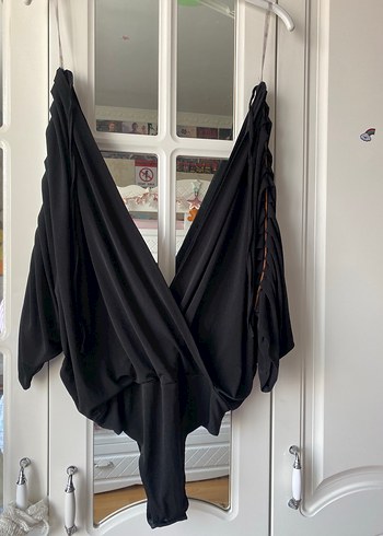 Siyah V Yaka Drape Detaylı Gevşek Bluz