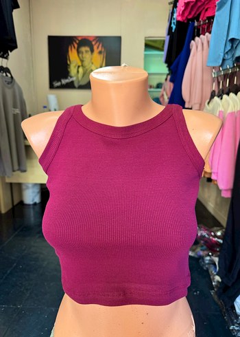 Zara Bordo Yüksek Yakalı Kolsuz Crop Top