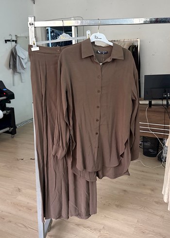 Diğer Minimal Kahverengi Uzun Kollu Gomlek Pantolon Takimi