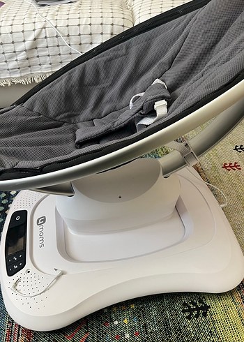 Moms Marka Sallanan Ana Kucağı - Görsel 2