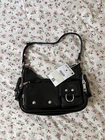 bershka kol çantası