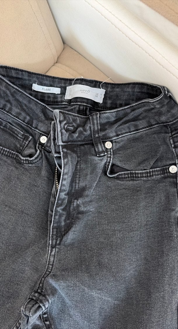Yüksek Bel Siyah Denim Jean  Şıklık ve Rahatlık Bir Arada — görsel 3/5