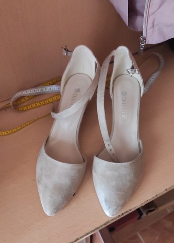 Diğer Bej Süet Kadın Topuklu Ayakkabı