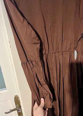 Uzun Kollu Kahverengi Keten Elbise - Görsel 2