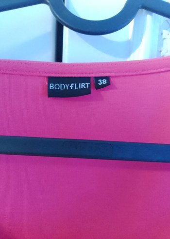 Pembe Çiçek Desenli Hamile Elbisesi - Görsel 3