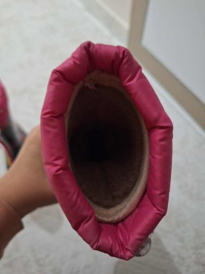 Kızlar için çok renkli bağcıklı kauçuk botlar - Görsel 5