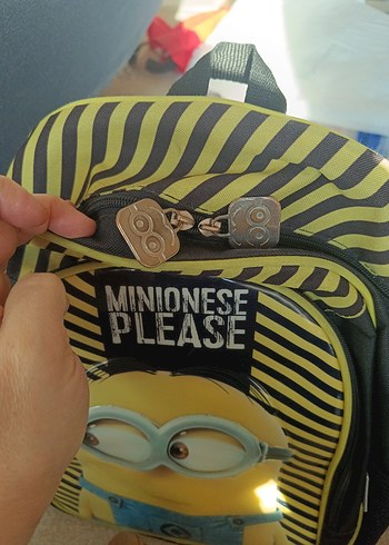 Sarı Gri Minion Okul Çantası - Görsel 2