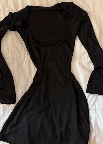 sırtı açık elbise - Görsel 2