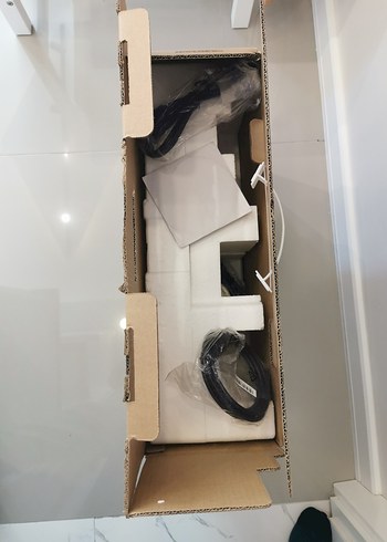 Philips 24inç Kameralı Işık Sensörlü Yükseklik Ayarlı Monitör - Görsel 3