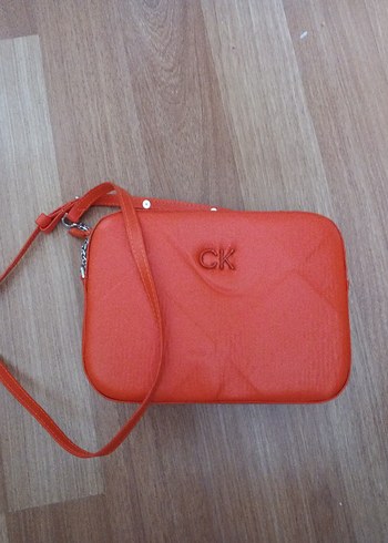 Calvin Klein Kadın turuncu Deri Çapraz Çanta