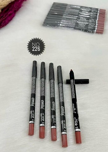 No 226 Koyu Kırmızı Dudak Kalemi