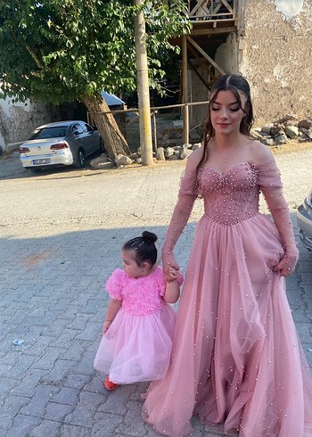 36 Beden İnci Detaylı Uzun Kollu Straplez Pembe Abiye