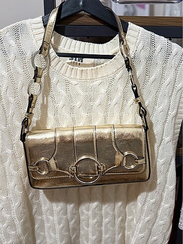 Bershka gold kol çanta