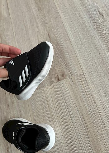 22 Beden Adidas bebek ayakkabısı 22 numara