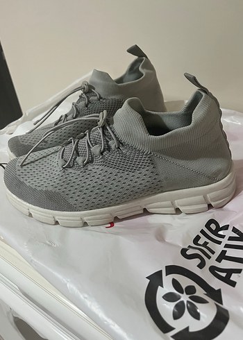 Gri Bağcıklı Kadın Spor Ayakkabı - Görsel 3