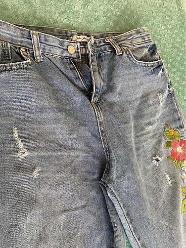28 Beden mavi Renk Jean pantolon