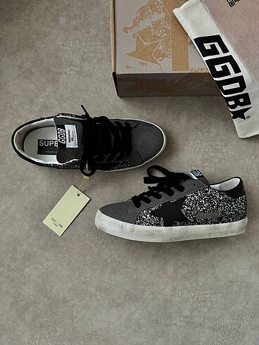 Golden Goose Deluxe Golden Goose Luxury Sneaker