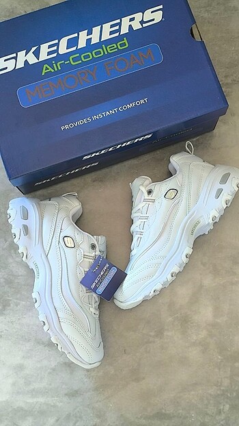 39 Beden Skechers D-Lites