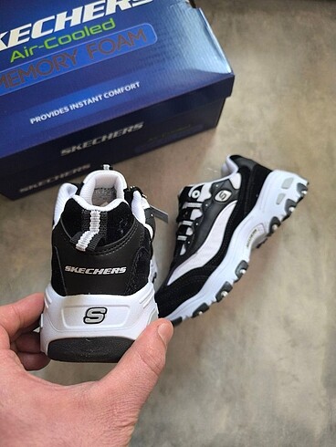 40 Beden Skechers D-Lites